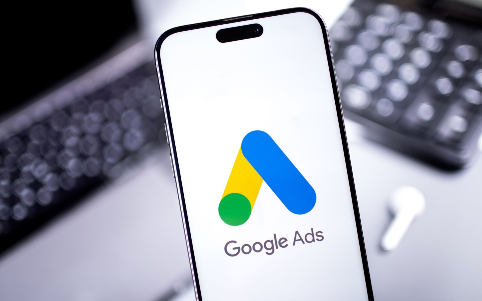 Google Ads 2024 Safety Report Unveils AI Protections