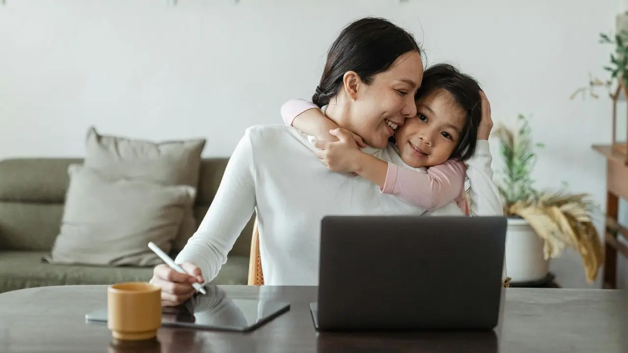 Protect your daughter from deepfakes and online abuse Protect your daughter from deepfakes and online abuse