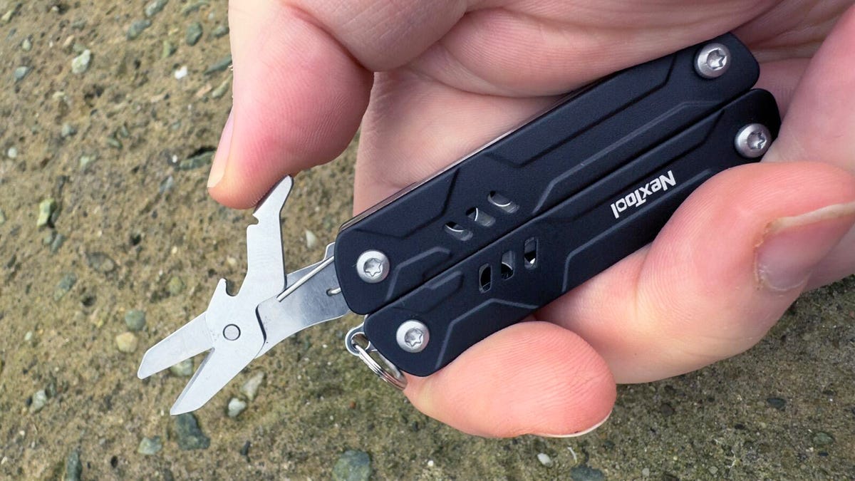 I brought a TSA-approved multitool on a plane – here’s how that went