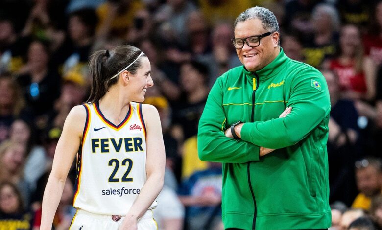 Caitlin Clark receives compliments from Team Brazil head coach Caitlin Clark receives compliments from Team Brazil head coach