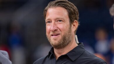 Dave Portnoy’s reaction to antisemitic sign garners praise