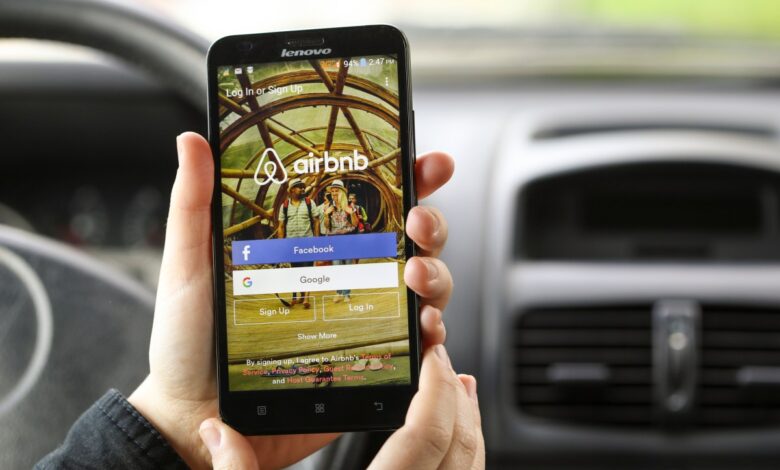 Airbnb is quietly rolling out an AI customer service bot in the US Airbnb is quietly rolling out an AI customer service bot in the US
