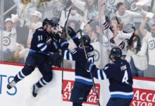 Jets beat Blues Cole Perfetti’s heroics