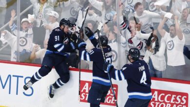 Jets beat Blues Cole Perfetti’s heroics