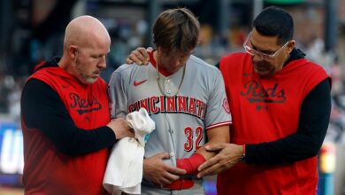 MLB news: Reds rookie breaks arm crashing into wall on diving attempt