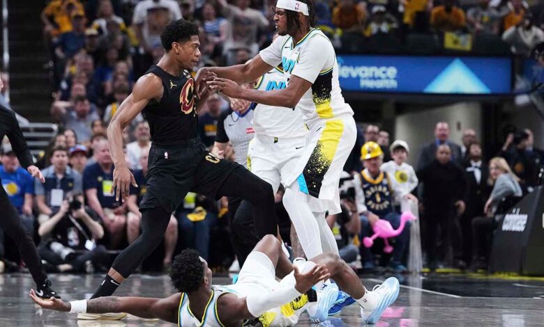 NBA playoffs: Refs eject Pacers’ Bennedict Mathurin after incident NBA playoffs: Refs eject Pacers’ Bennedict Mathurin after incident