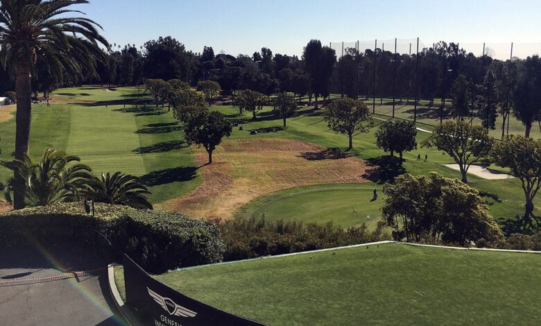 Plane makes emergency landing at Riviera Country Club Plane makes emergency landing at Riviera Country Club