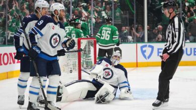 Stanley Cup playoffs: Controversial goal upends Stars-Jets Game 3