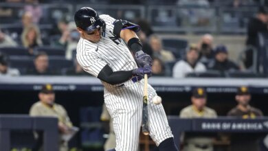 Yankees fan steals Aaron Judge home run ball before returning it