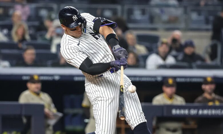 Yankees fan steals Aaron Judge home run ball before returning it Yankees fan steals Aaron Judge home run ball before returning it