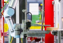 Amazon debuts a warehouse robot with a sense of ‘touch’
